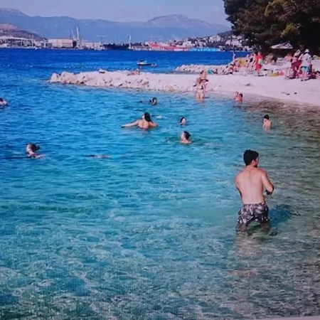 Two-room Lidija With Terrace And Parking * Donji Okrug (Ciovo)