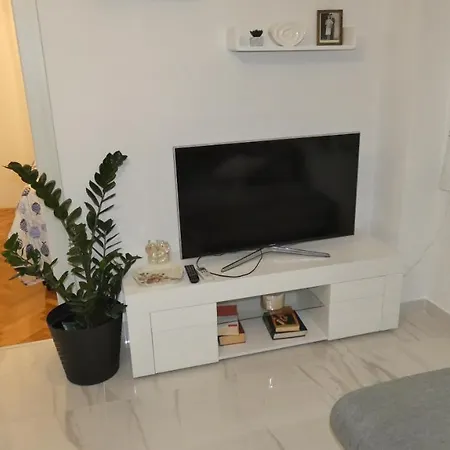 Two-room Lidija With Terrace And Parking Apartment