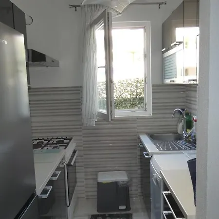 Two-room Lidija With Terrace And Parking Apartamento
