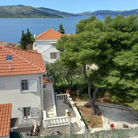 Two-room Lidija With Terrace And Parking Apartamento *