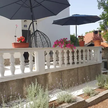 Two-room Lidija With Terrace And Parking Apartamento *