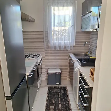 Apartment Two-room Lidija With Terrace And Parking Donji Okrug (Ciovo)