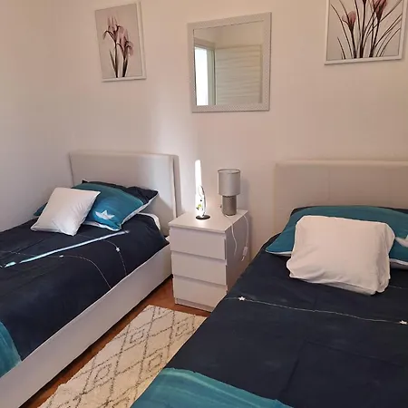 Two-room Lidija With Terrace And Parking Apartamento