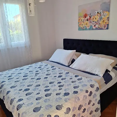 Two-room Lidija With Terrace And Parking Apartment